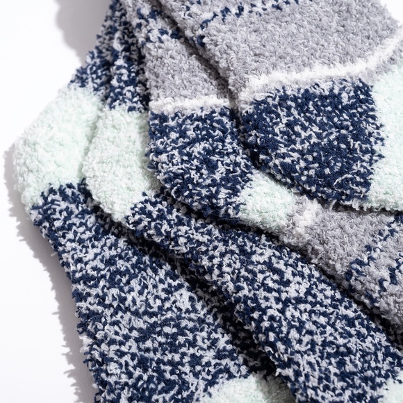 2 PACK WOMEN'S GRAY COLOR BLOCK CREW COZY SOCKS - Picture 2 of 4